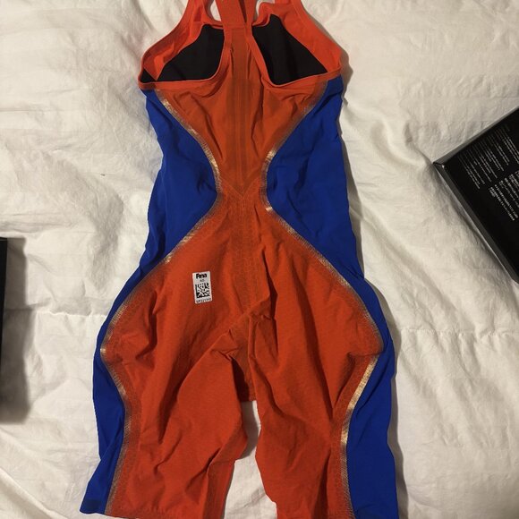 Speedo LZR Pure Intent Women's Closed Back Fastskin/Kneeskin Tech Suit - Picture 3 of 15